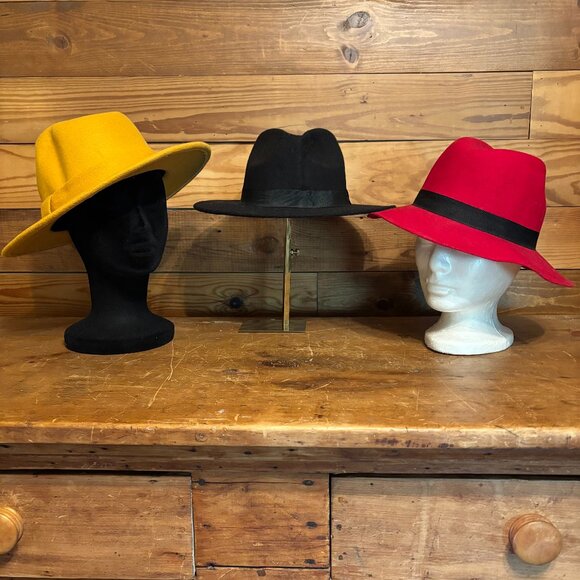 Lot of 3 Hats - Picture 1 of 6